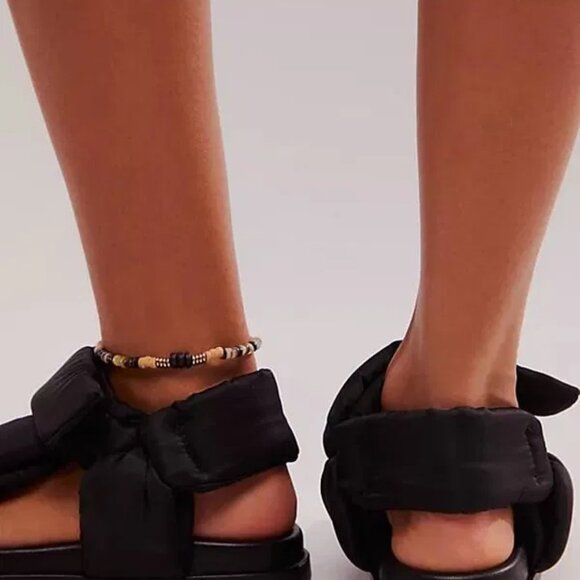 NIB | Free People Sun Salutation Puffy Strap Black Sandals Size 9 - Picture 9 of 9